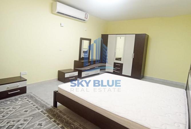 912446 - Property Image 2