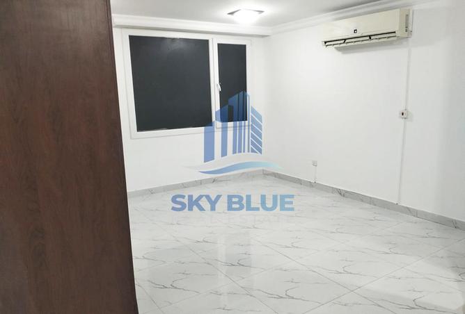 913032 - Property Image 2