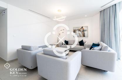 Penthouse - 3 Bedrooms - 5 Bathrooms for rent in Floresta Gardens - Floresta Gardens - The Pearl Island - Doha