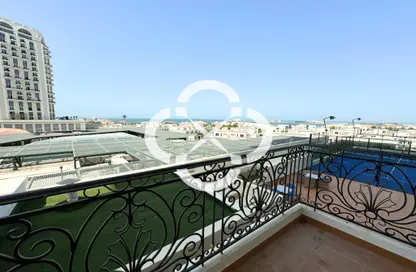 Apartment - 3 Bedrooms - 4 Bathrooms for rent in The Garden - Floresta Gardens - The Pearl Island - Doha