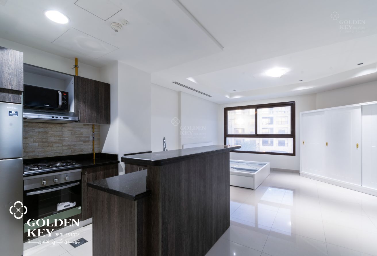 Cooling Included | SFꟷSpacious Studio in Foxhills