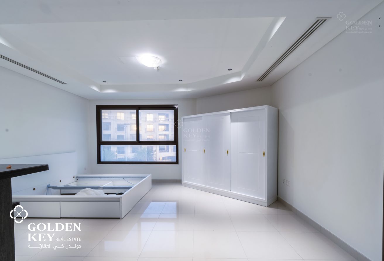 Cooling Included | SFꟷSpacious Studio in Foxhills