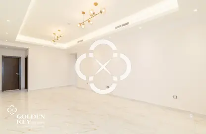 Apartment - 2 Bedrooms - 3 Bathrooms for rent in The Garden - Floresta Gardens - The Pearl Island - Doha