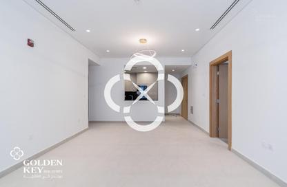 Apartment - 2 Bedrooms - 3 Bathrooms for rent in Floresta Gardens - The Pearl Island - Doha
