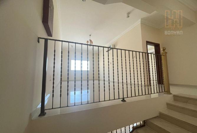 922204 - Property Image 2