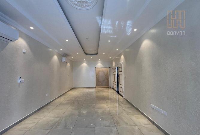 922286 - Property Image 2