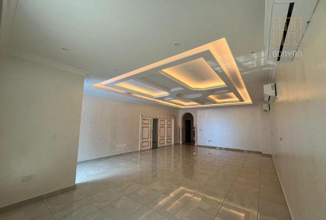 922286 - Property Image 3