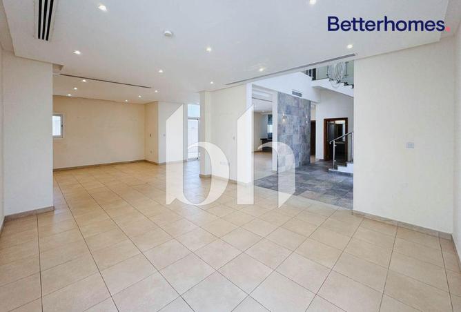 923390 - Property Image 3