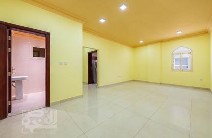 Apartment - 2 Bedrooms - 3 Bathrooms for rent in Al Nasr Street - Al Nasr - Doha