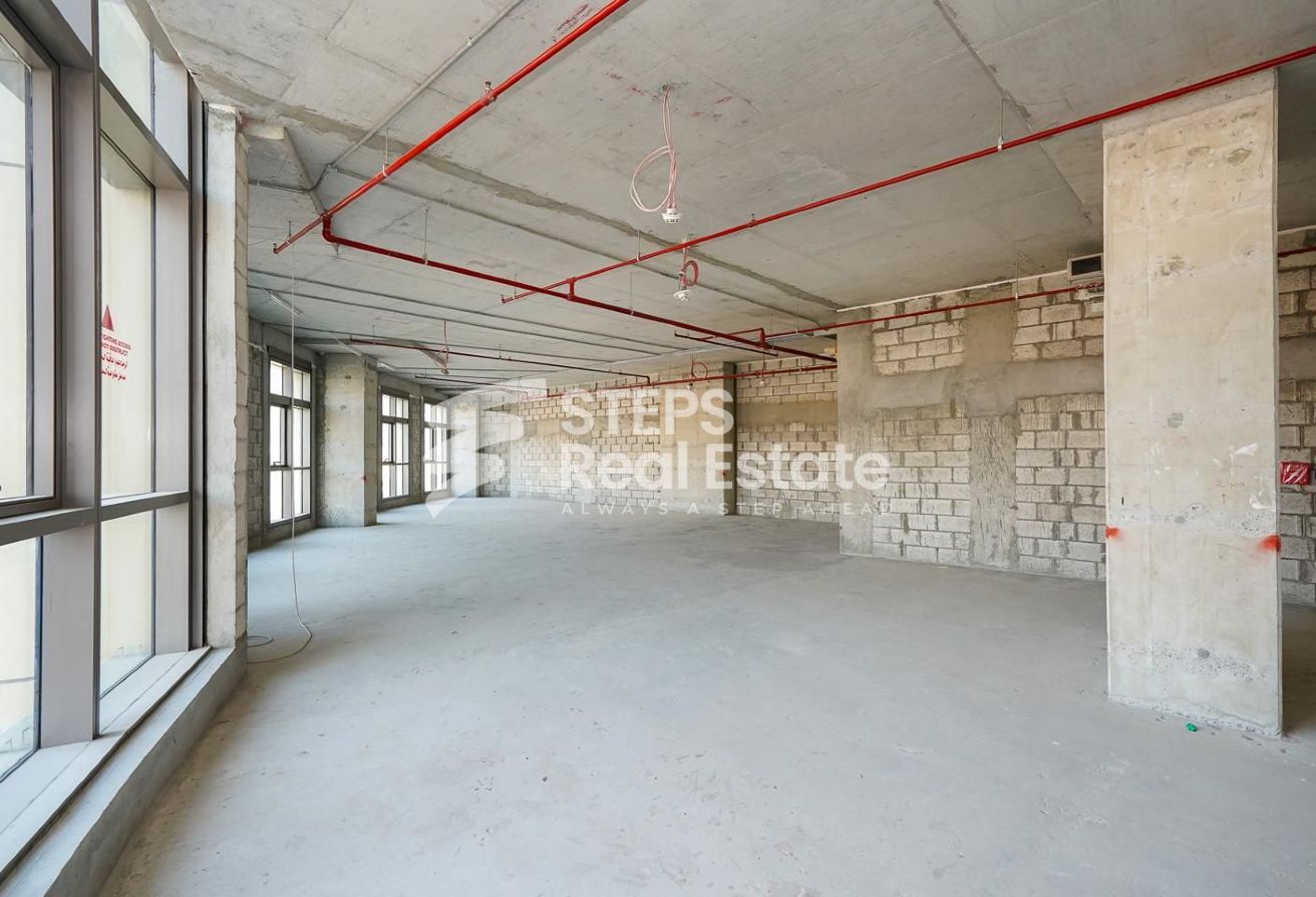 Discover Your Spacious Office Space for Rent