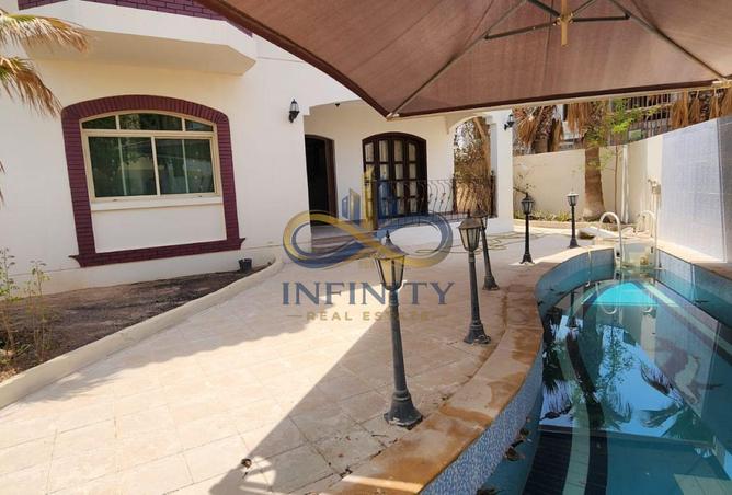 Stand alone villa 5 bhk +maid quarter and pool
