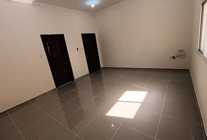 924607 - Property Image 2