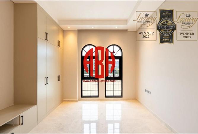 924198 - Property Image 2