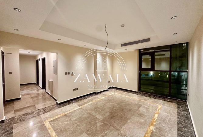 924705 - Property Image 2