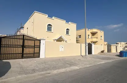 شقة - 3 غرف نوم - 2 حمامات للايجار في مجمع الخور - الخور