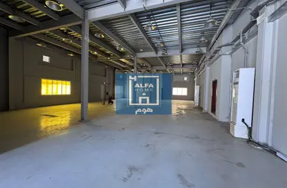 مخزن - استوديو - 6 حمامات للايجار في شارع الصناعية الشرقي - بركة العوامر - الوكرة