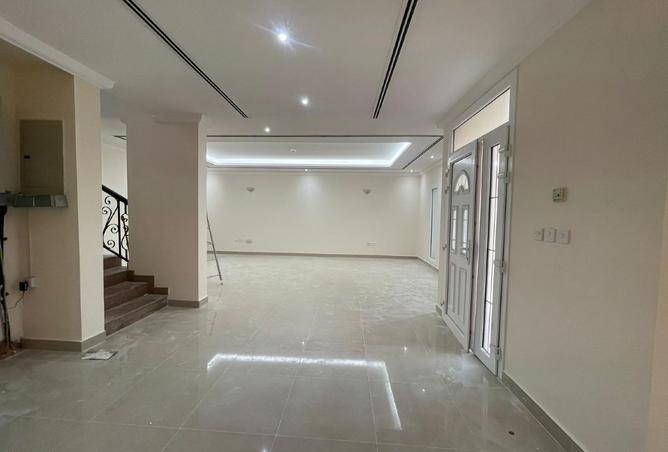 925621 - Property Image 2