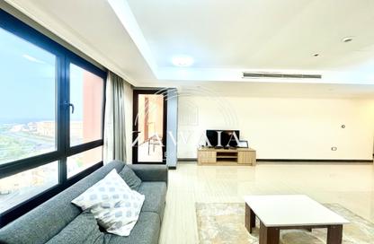 Apartment - 2 Bedrooms - 2 Bathrooms for rent in West Porto Drive - Porto Arabia - The Pearl Island - Doha