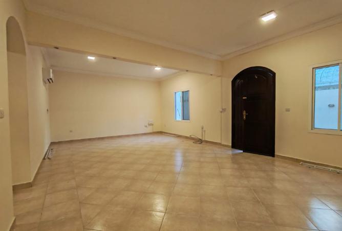 926327 - Property Image 2