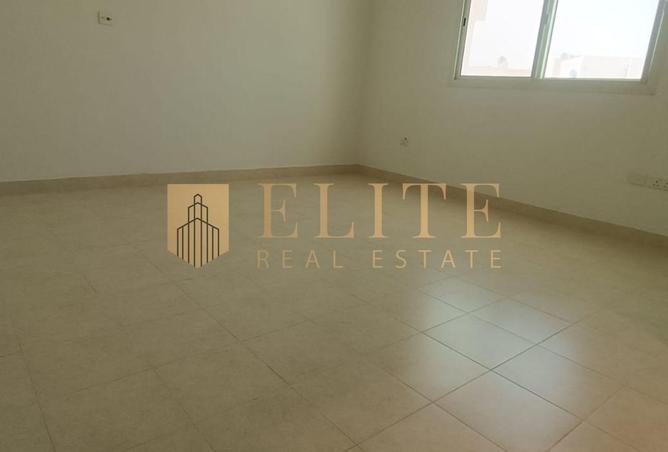 927619 - Property Image 3