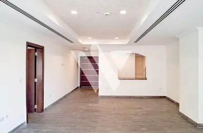 Apartment - 1 Bedroom - 2 Bathrooms for rent in East Porto Drive - Porto Arabia - The Pearl Island - Doha