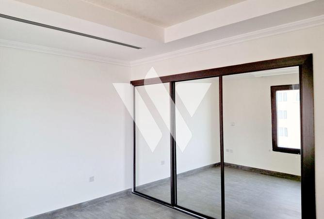 928040 - Property Image 2