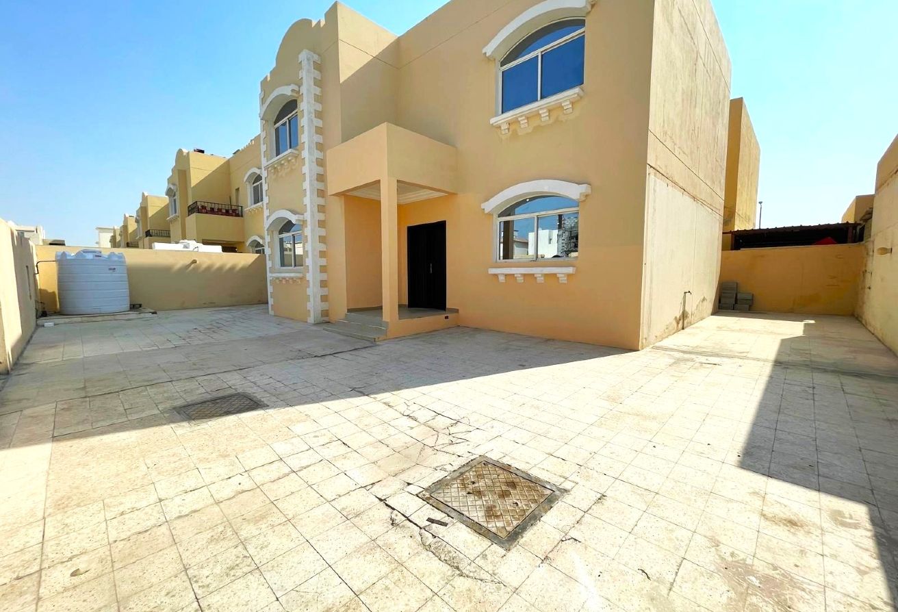 PRIME LOCATION | 5 BEDROOMS WITH MAIDS ROOM VILLA