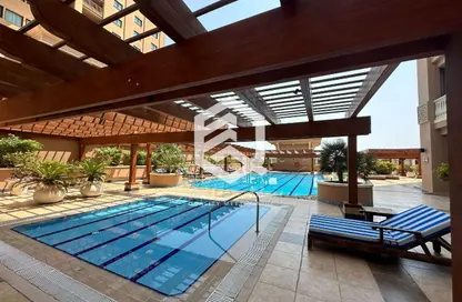 شقة - 2 غرف نوم - 2 حمامات للايجار في طريق بورتو الشرقي - بورتو أرابيا - جزيرة اللؤلؤة - الدوحة