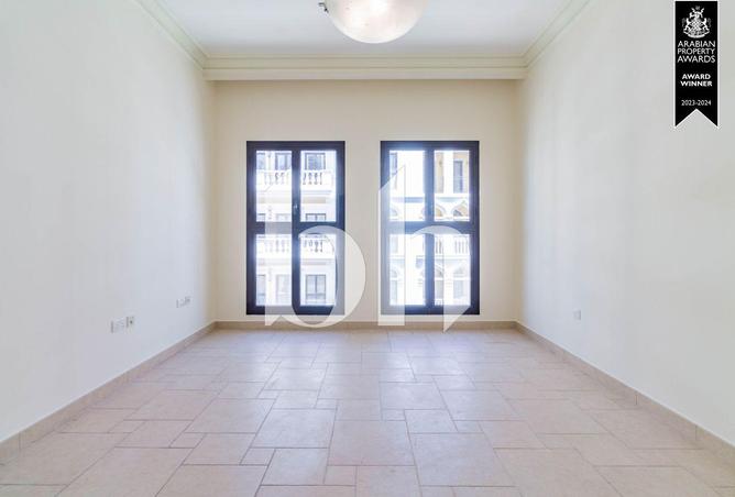 930858 - Property Image 3