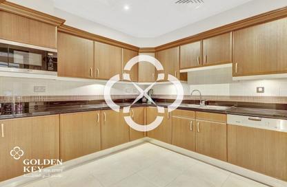 Apartment - 2 Bedrooms - 3 Bathrooms for rent in East Porto Drive - Porto Arabia - The Pearl Island - Doha