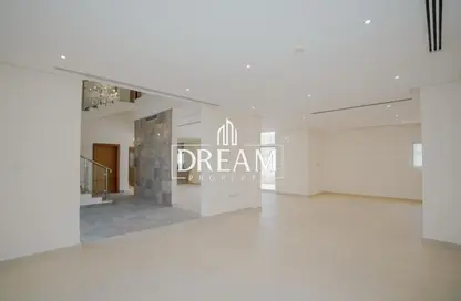 Villa - 5 Bedrooms - 5 Bathrooms for rent in Ain Khaled Villas - Ain Khaled - Doha