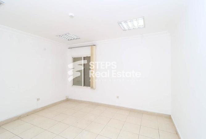 931638 - Property Image 3
