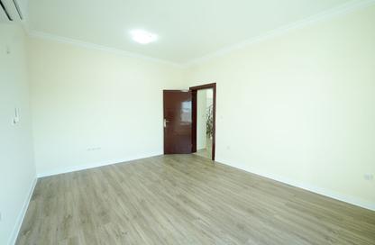 Compound - 4 Bedrooms - 3 Bathrooms for rent in Al Nuaija Street - Al Nuaija - Doha
