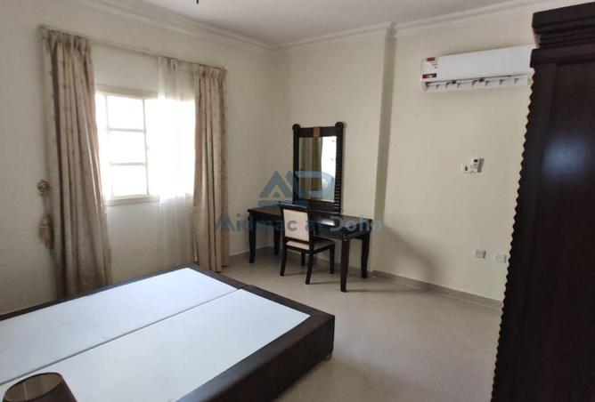 932333 - Property Image 3