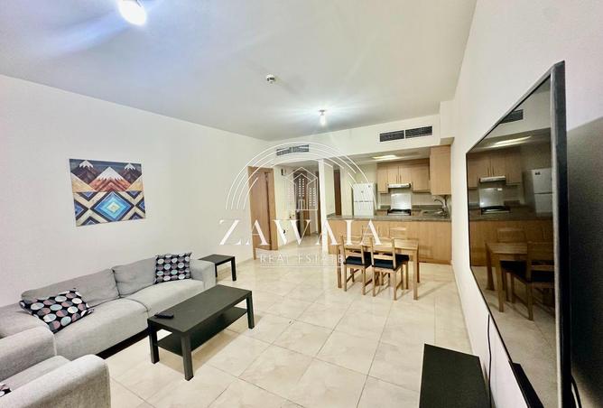 932657 - Property Image 2