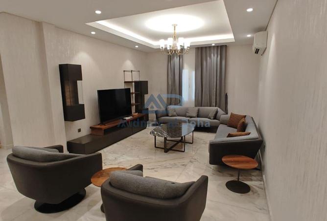 932678 - Property Image 2