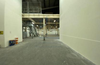 Warehouse - Studio - 3 Bathrooms for sale in Logistics Village Qatar - Al Wakra