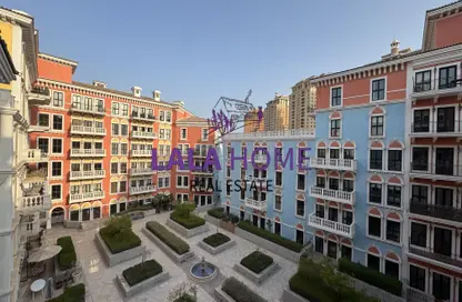 Apartment - 2 Bedrooms - 3 Bathrooms for rent in Carnaval - Qanat Quartier - The Pearl Island - Doha