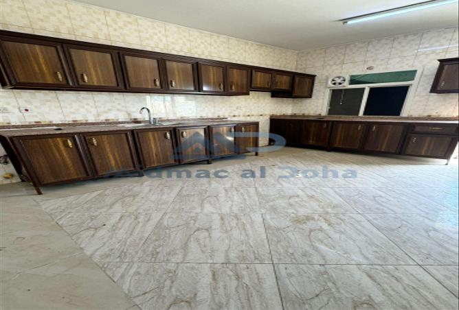 942129 - Property Image 2