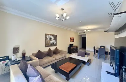 شقة - 2 غرف نوم - 2 حمامات للايجار في شارع النجمة - طريق المطار القديم - الدوحة