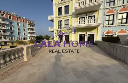 Apartment - 1 Bedroom - 2 Bathrooms for rent in Carnaval - Qanat Quartier - The Pearl Island - Doha