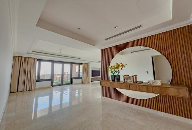 885413 - Property Image 3