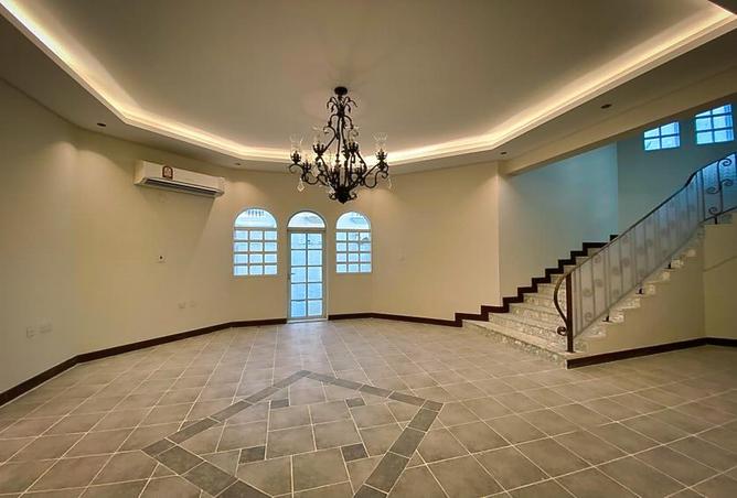 914126 - Property Image 2