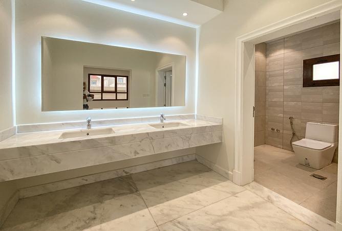 915962 - Property Image 2