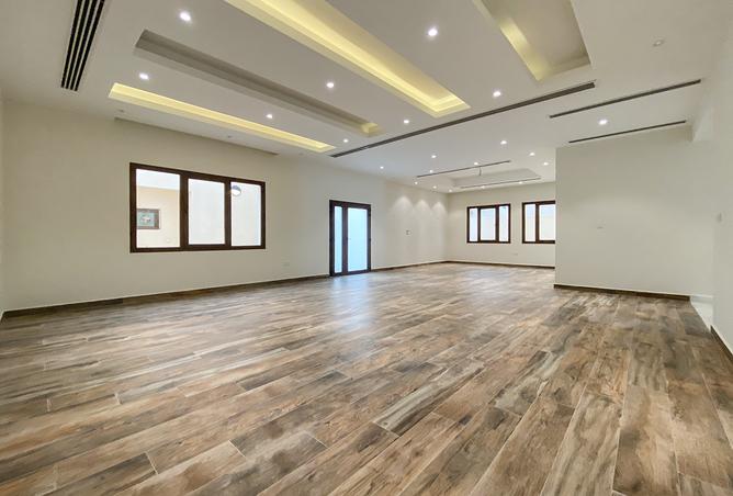 915962 - Property Image 3