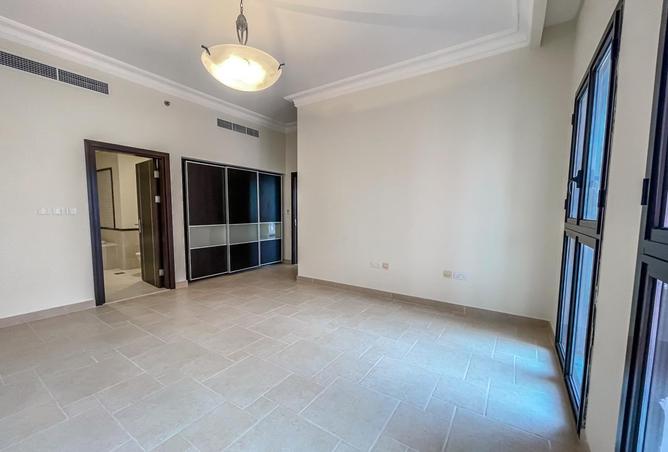 916197 - Property Image 3