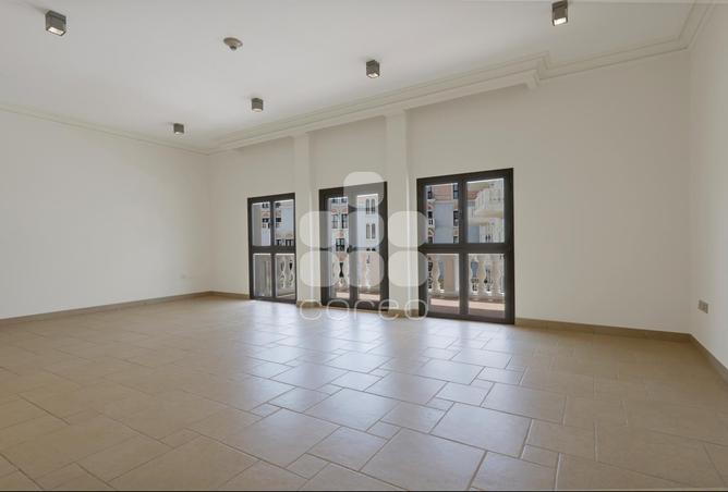 952180 - Property Image 3