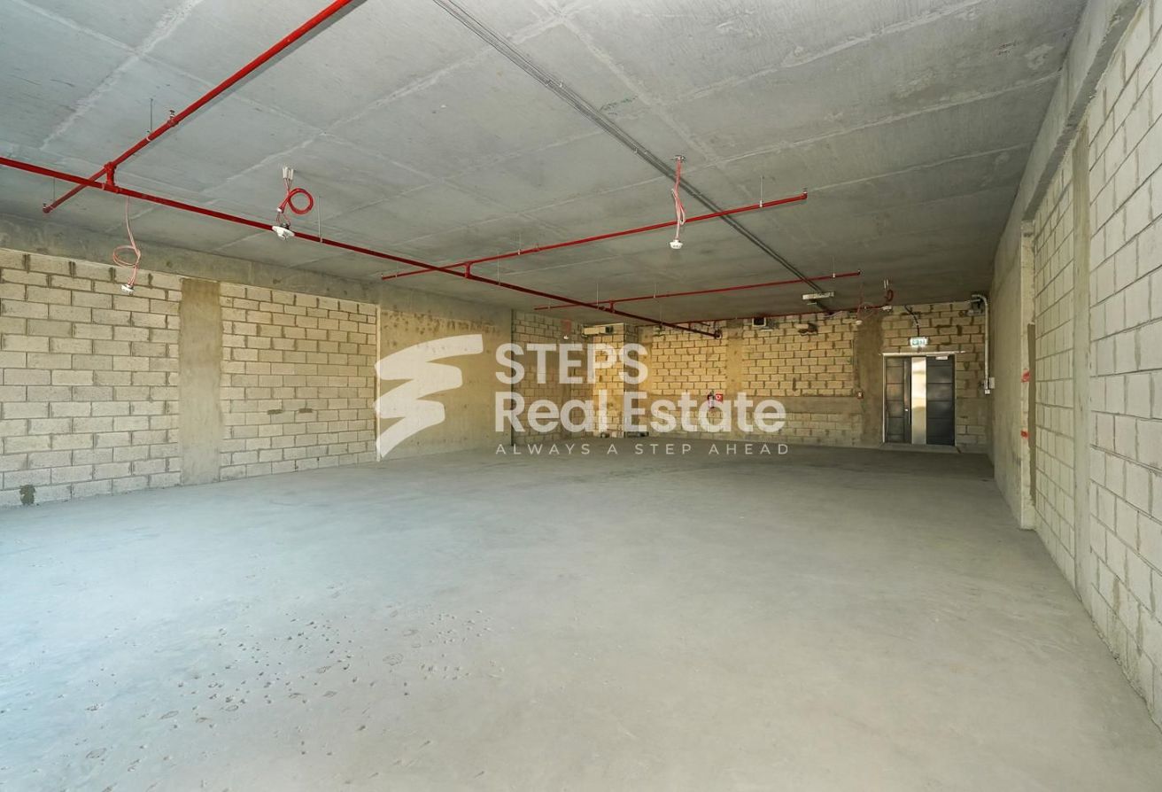 Prime Location Commercial Office Space for Rent - office-space in Salaja Street