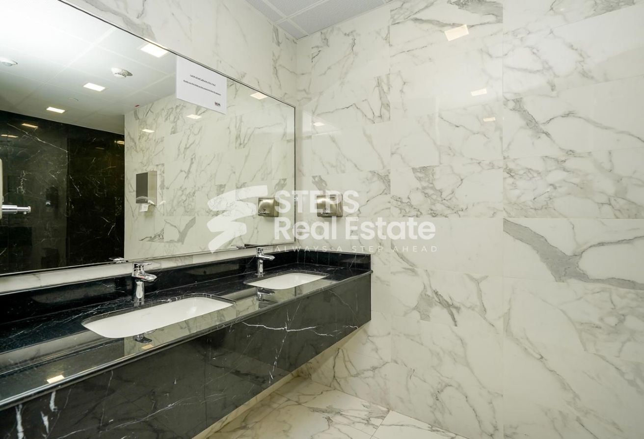 Discover Your Spacious Office Space for Rent - office-space in Hadramout Street