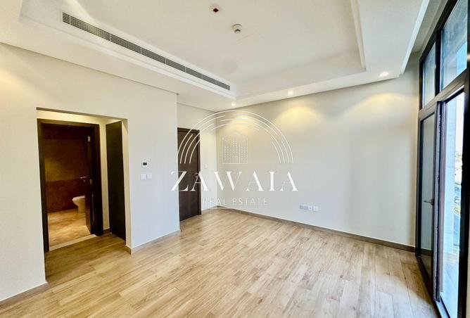 941212 - Property Image 2